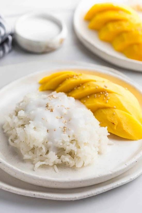 MANGO STICKY RICE (SEASONAL).