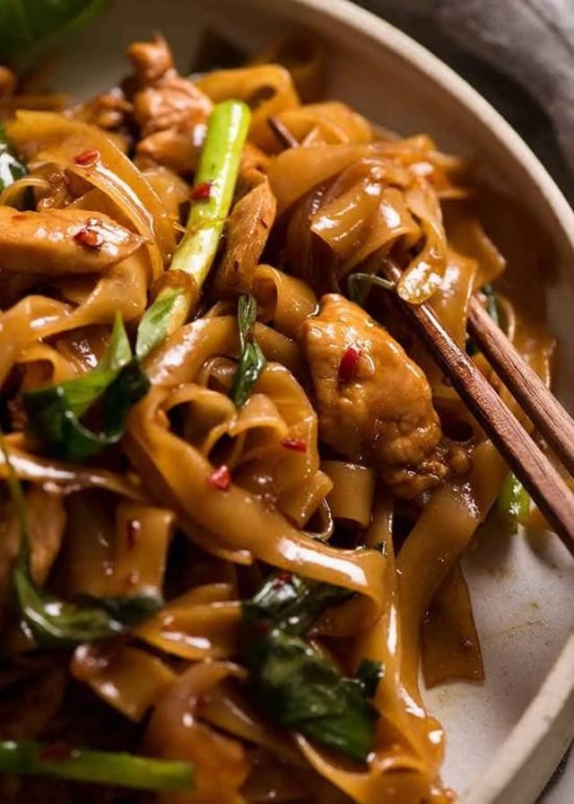 PAD SEE EW.
