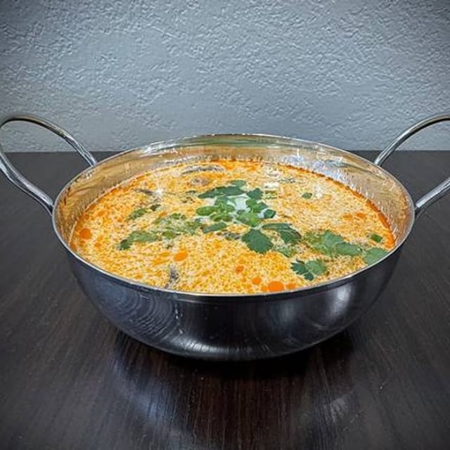 TOM KHA.